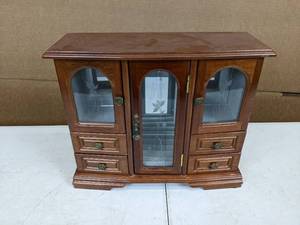 lot 187 image: Wooden Jewelry Box