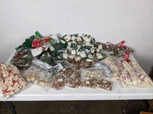 lot 243 image: Miscellaneous Craft Items (Mini Baskets, Mini Stuffed Animals, Animal Ornaments, Flowers, and more)