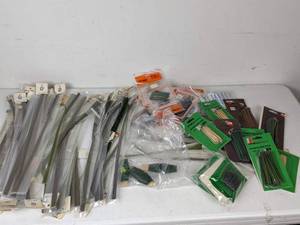 lot 248 image: Assorted Floral Picks and Craft Wires