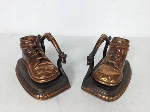 lot 265 image: Bronze Baby Shoe Bookends