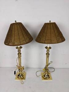 lot 242 image: Beautiful Set of 2 Matching Hand-Beaded Table Lamps