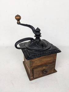lot 56 image: Vintage Manual Coffee Grinder