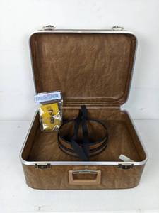 lot 109 image: Brown Hat Case with Handle