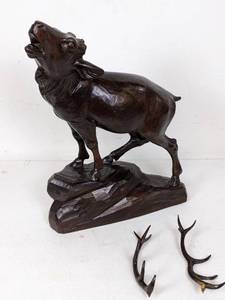 lot 80 image: Beautifully Hand-Carved Wood Elk