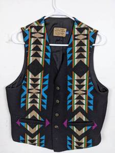 lot 282 image: Pendleton High Grade Westernwear Blanket Pattern Vest-Mens Size 40
