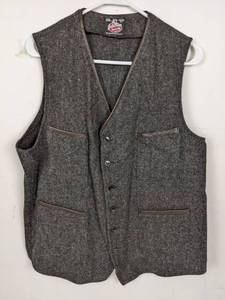 lot 295 image: Mens Johnson Woolen Mills Vest