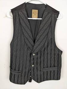 lot 300 image: Wah Maker Vest, Large