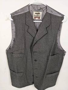 lot 289 image: Mens Old Frontier Clothing Co. Vest, Size 42