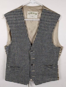 lot 312 image: Orvis Houndstooth Beige Vest, 100% Wool, Sz. 38-40 M