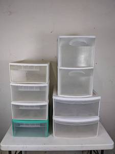 lot 339 image: Assortment of 8 Stackable Plastic Storage Bins  Organizers