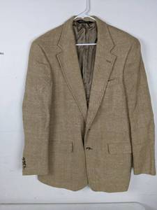 lot 353 image: Vintage Norm Thompson Escape From The Ordinary 2-Button Coat