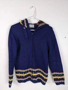 lot 354 image: Tundra Pure Virgin Wool Zip-Up Hooded Sweater Size Medium