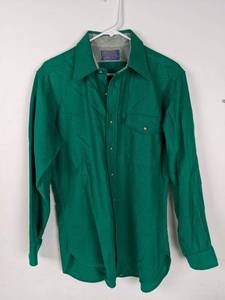 lot 352 image: Pendleton Woolen Mills 100% Virgin Wool Green Button Up Long Sleeve Shirt Size Medium