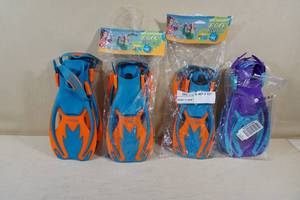 lot 69 image: Cressi Blulove Kids Snorkel Fins