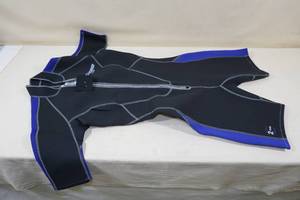 lot 74 image: Cressi 2mm SCUBA Wetsuit - Womens 4L