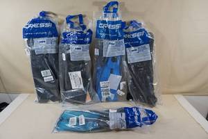 lot 77 image: Cressi Rondinella Swim Fins