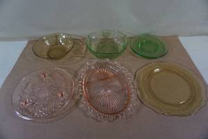 lot 144 image: Assorted Antique Glass Serving Pieces