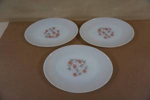 lot 146 image: Antique Fire King Oven Ware Plates