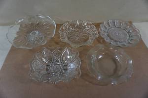 lot 159 image: Vintage Cut Glass Serving Bowls