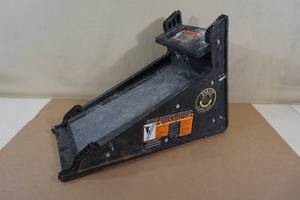 lot 202 image: Pivit Ladder Tool