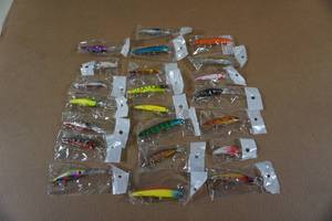 lot 227 image: NEW Crank Bait Lures - Assorted Colors and Sizes