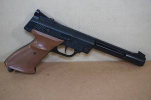 lot 234 image: Vintage Crosman 1600 Powermaster BB Pistol