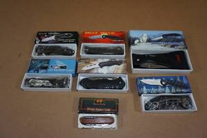 lot 247 image: NEW Assorted Pocket Knives - Frost Cutlery