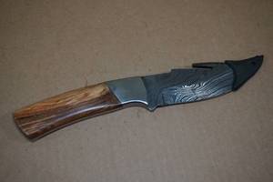 lot 254 image: NEW Handmade Damascus Style Blade Hunting Knife - Cocobolo Wood Handle