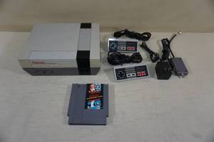 lot 267 image: Nintendo NES Game System - 2 Controllers, MarioDuck Hunt