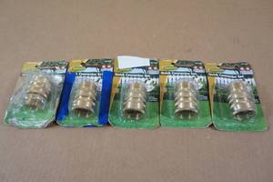 lot 16 image: Green Thumb Hose Quick Connectors