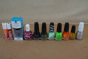 lot 28 image: Assorted Nail Polish - Top Coat, Gloss, China Glaze