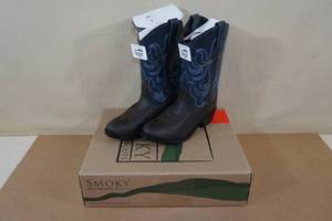 lot 37 image: Smoky Mountain Kids Cowboy Boots - Size 4