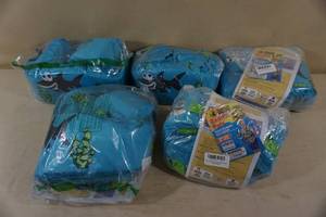 lot 109 image: Body Glove Paddle Pals Learn to Swim Life Jackets
