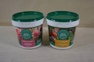 lot 120 image: Gaia Garden Plant Food