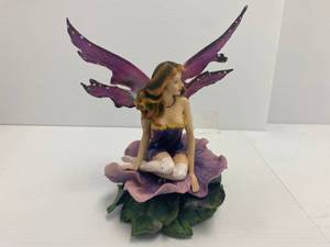 lot 5 image: Fantasy Fairy Statue  NIB