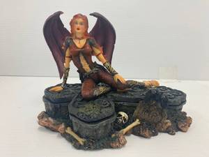 lot 8 image: Fantasy Angel Of Darkness Trinket Box Statue NIB