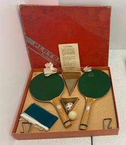 lot 16 image: Vintage Playbird Badminton Set