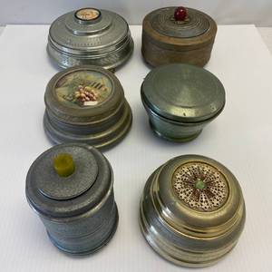 lot 61 image: Antique Wind Up Music PowderVanity Box