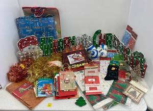 lot 71 image: Christmas Items