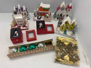 lot 73 image: Vintage Christmas Lot