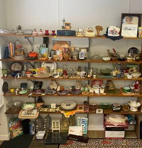 lot 80 image: 6 Shelfs Full of Vintage Household Items