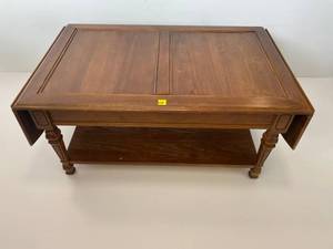lot 88 image: Vintage Drop Leaf Coffee Table