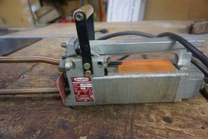 lot 14 image: Dayton Model 2Z543 Portable Spot Welder