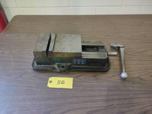 lot 35 image: Kurt 6 Machine Vise...