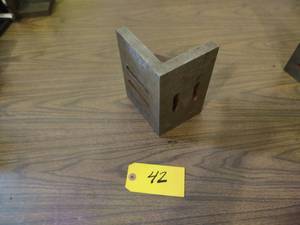 lot 42 image: Suburban Angle Plate, 8x6x5...