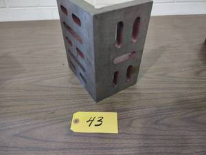 lot 43 image: Angle Plate, 10x8x6...