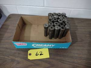 lot 62 image: (21) R8 Collets...