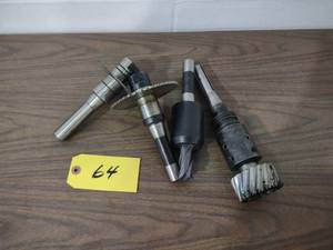 lot 64 image: (4) R8 Tool HoldersTools...