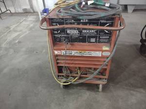 lot 16 image: Lincoln Idealarc Tig 250250 Variab...