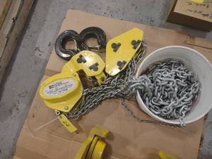 lot 22 image: OZ Lifting Products 10 Ton Chain Ho...